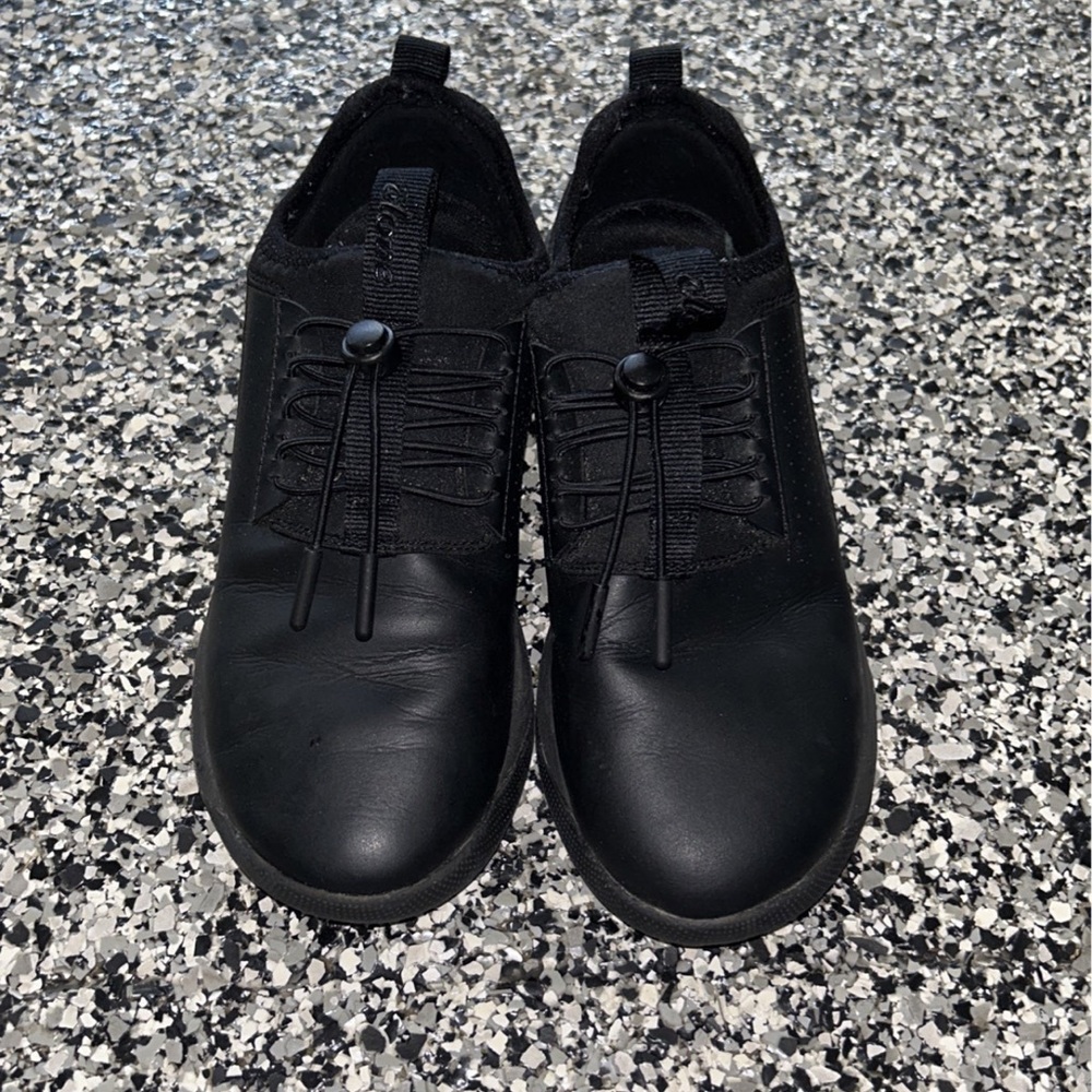 Clove nursing shoes